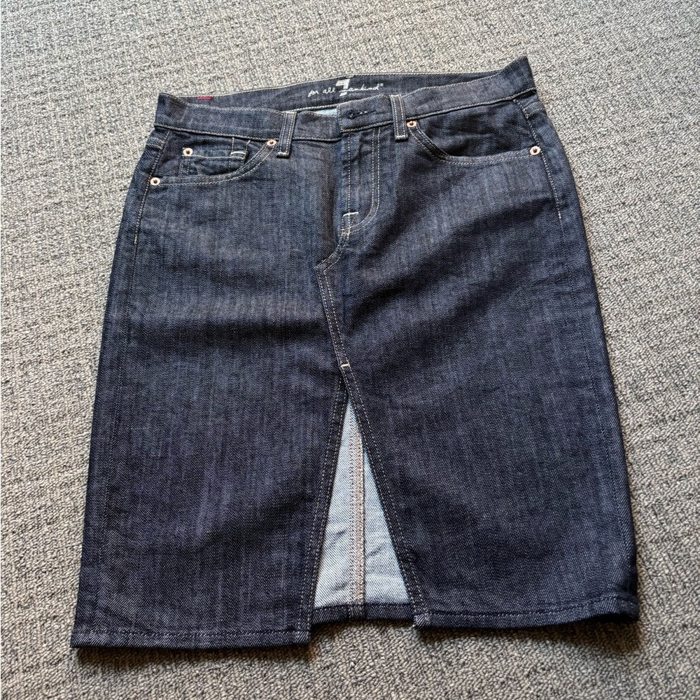 Excellent condition 7 for all mankind skirt (worn once) size 27